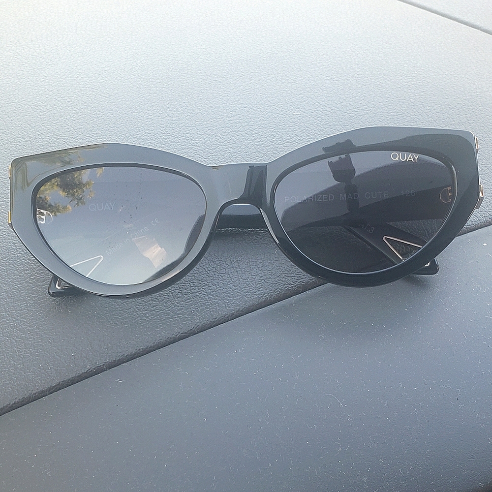 Quay sunglasses 🕶